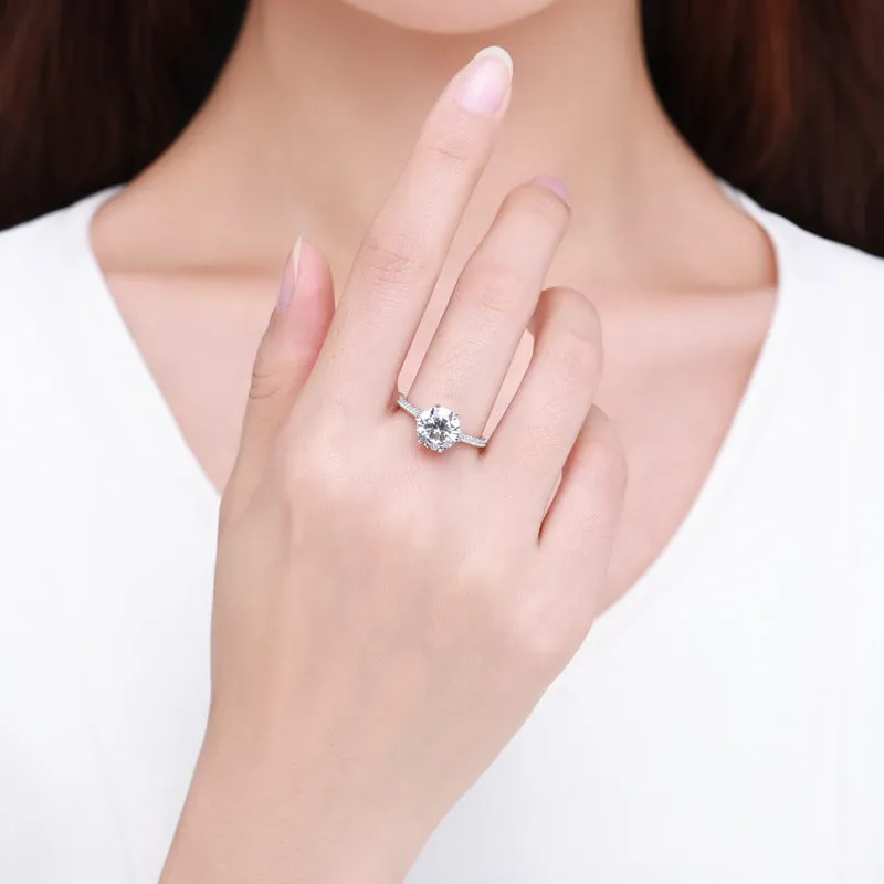 Elegant Sterling Silver Ring with Zircon Detail, Size 5-10